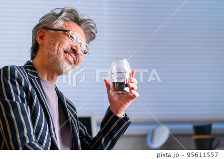 コーヒー バリスタ 飲む 語る コーヒー バリスタ 飲む 語る 95611557