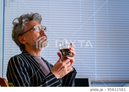 コーヒー バリスタ 飲む 味わう コーヒー バリスタ 飲む 味わう 95611561