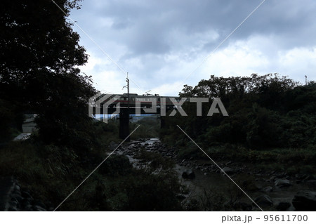 奈曽川に架かる羽越本線 【秋田県にかほ市】 奈曽川に架かる羽越本線 【秋田県にかほ市】 95611700