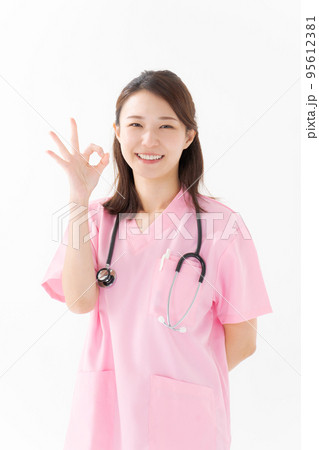 医療系職業の女性 95612381