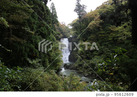 奈曽の白滝 【秋田県にかほ市】 95612609