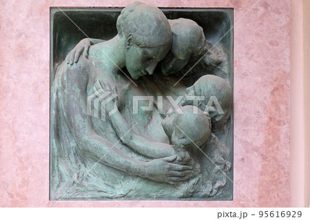 Mourning sculpture on a Mirogoj cemetery in Zagreb, Croatia Mourning sculpture on a Mirogoj cemetery in Zagreb, Croatia 95616929