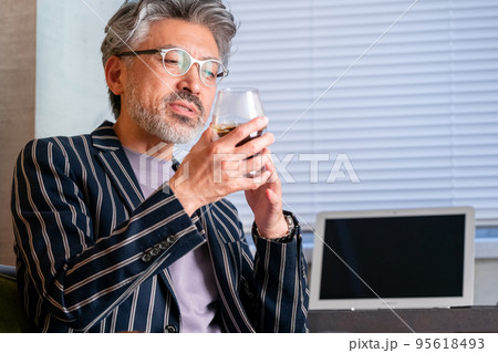 コーヒー　バリスタ　フレーバー　香り 95618493