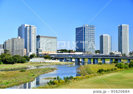 新二子橋/多摩川より二子玉川駅方面を望む(東京都世田谷区)【2022.10】 新二子橋/多摩川より二子玉川駅方面を望む(東京都世田谷区)【2022.10】 95620684