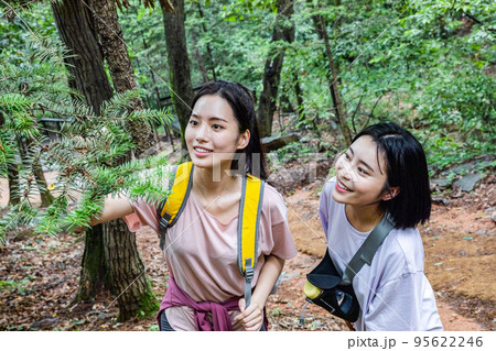 korean young women hiking and plogging_trekking mountain korean young women hiking and plogging_trekking mountain 95622246