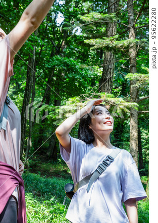 korean young women hiking and plogging_trekking mountain 95622280