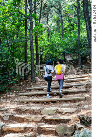 korean young women hiking and plogging_trekking mountain 95622484