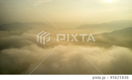 ヅムルモリ 雲海 雲 95625836