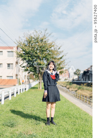 放課後 帰り道の女子高生 放課後 帰り道の女子高生 95627400