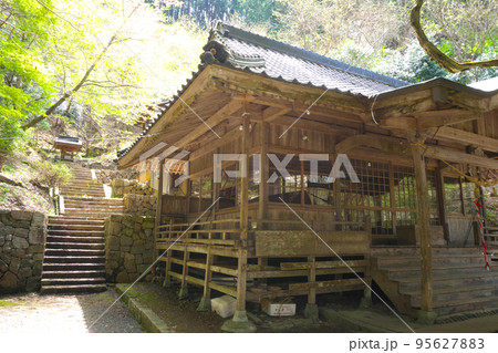 矢筈城の守護　千磐神社の社殿　岡山県津山市 95627883