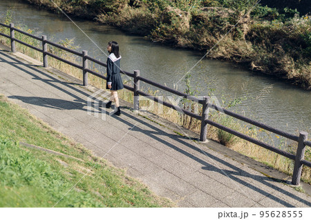 帰り道の女子高生 帰り道の女子高生 95628555