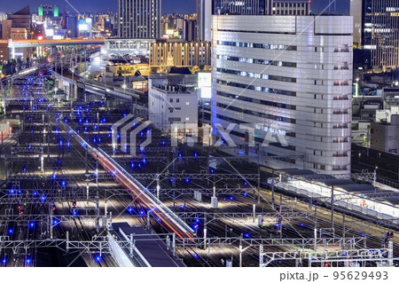 名古屋市 名古屋駅線路上の無数の青い表示灯 名古屋市 名古屋駅線路上の無数の青い表示灯 95629493
