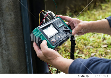 キュービクル式高圧受変電設備の年次点検 95632803