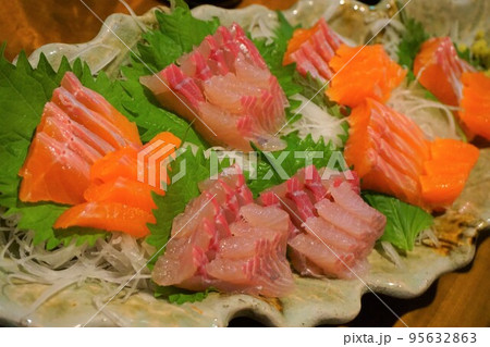 刺身盛り ギンヒカリ ヤマメ 川魚 刺身盛り ギンヒカリ ヤマメ 川魚 95632863