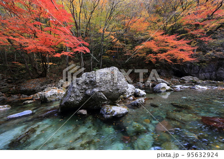 秋色の小田深山 秋色の小田深山 95632924