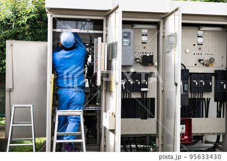 キュービクル式高圧受変電設備の年次点検 95633430