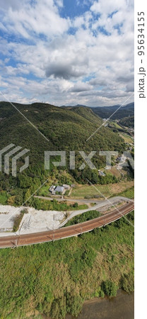 【空撮】武庫川、JR福知山線、道場駅 95634155