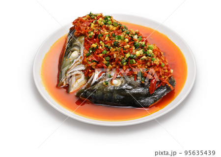 剁椒魚頭(湖南風魚の頭の発酵唐辛子蒸し) 95635439