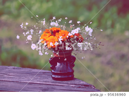 Spring bouquet of flowers Spring bouquet of flowers 95636960