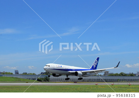 大阪伊丹空港離着陸 大阪伊丹空港離着陸 95638315