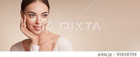 Portrait beautiful young woman with clean fresh skin Portrait beautiful young woman with clean fresh skin 95638709