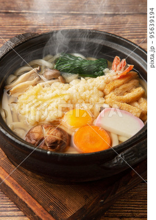 鍋焼きうどん 95639194