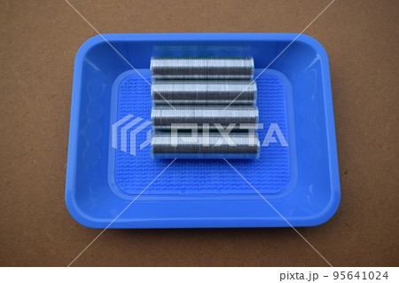 両替イメージ 青いトレー 95641024