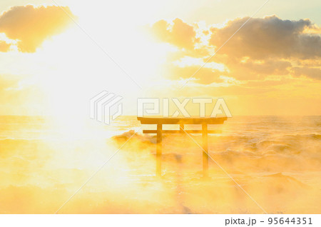 大洗海岸の日の出　茨城県 95644351