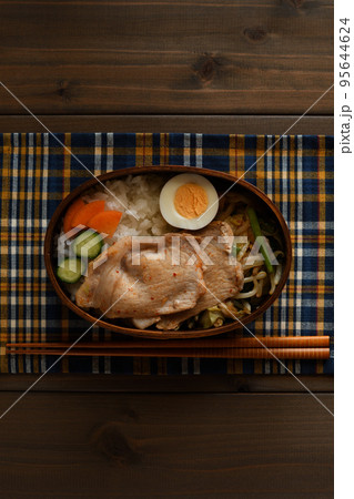 豚キムチ弁当 95644624