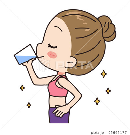 水を飲む女性　上半身 95645177