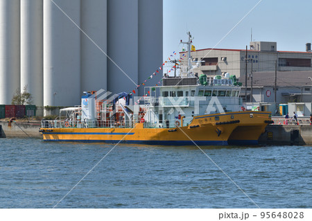 姫路港　海面清掃兼油回収船「Dr.海洋」 95648028