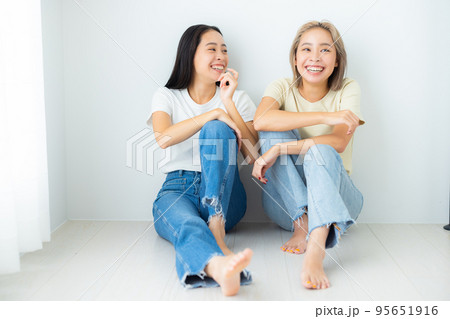 双子の姉妹 デニム 双子の姉妹 デニム 95651916