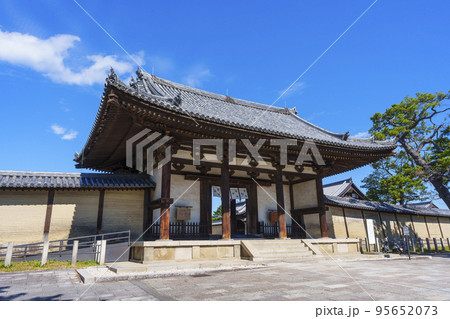 法隆寺　南大門（奈良県生駒郡斑鳩町） 95652073