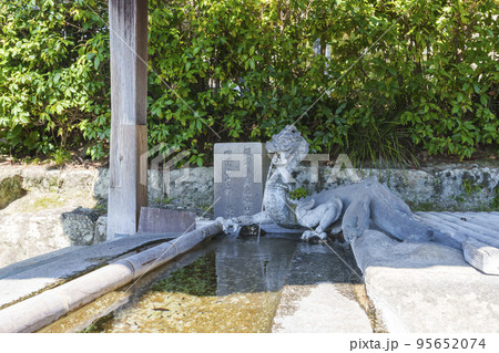 法隆寺の手水舎の龍(西院伽藍) 法隆寺の手水舎の龍(西院伽藍) 95652074