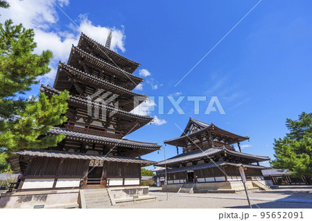 法隆寺の五重塔・金堂(奈良県生駒郡斑鳩町) 法隆寺の五重塔・金堂(奈良県生駒郡斑鳩町) 95652091