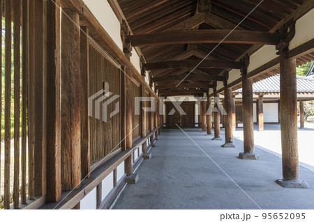 法隆寺　廻廊（奈良県生駒郡斑鳩町） 95652095