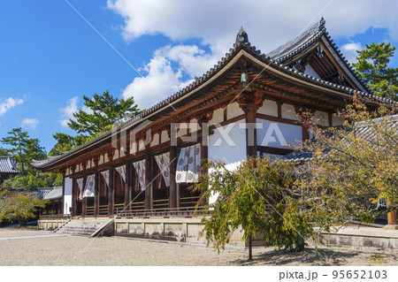 法隆寺 秋の青空に映える大講堂(奈良・斑鳩) 法隆寺 秋の青空に映える大講堂(奈良・斑鳩) 95652103