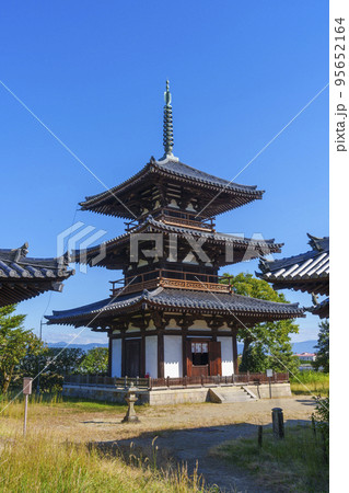 法起寺　三重塔（奈良県斑鳩町） 95652164