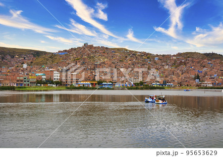 チチカカ湖の絶景 95653629