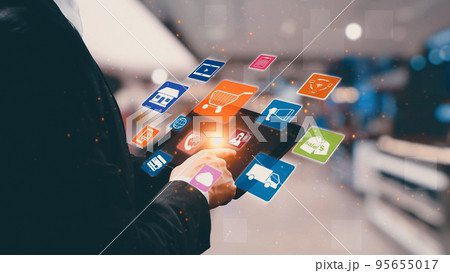 Omni channel technology of online retail business approach 95655017