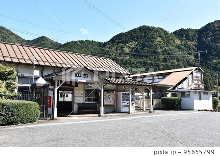 JR高山線飛騨金山駅 95655799