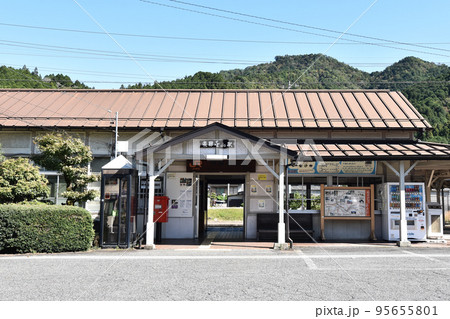 JR高山線飛騨金山駅 95655801
