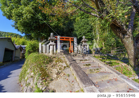三井神社（奈良県生駒郡斑鳩町） 95655946