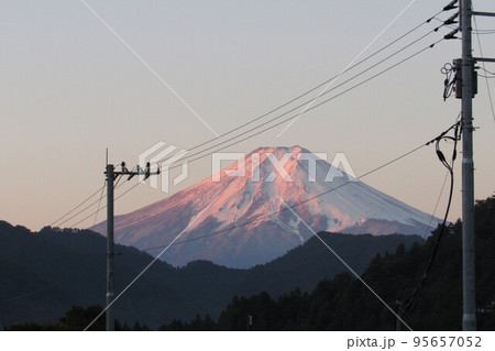 富士山の朝焼け 95657052
