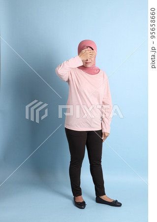 Woman with Hijab 95658660