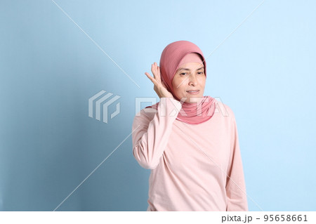 Woman with Hijab 95658661