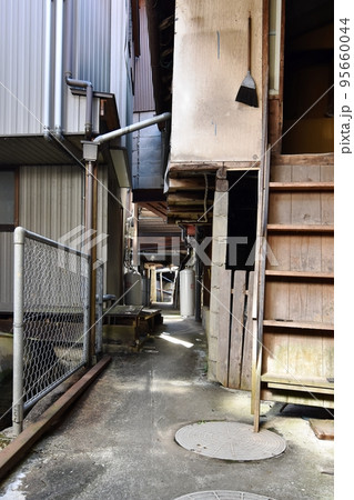 下呂市金山町の筋骨 95660044