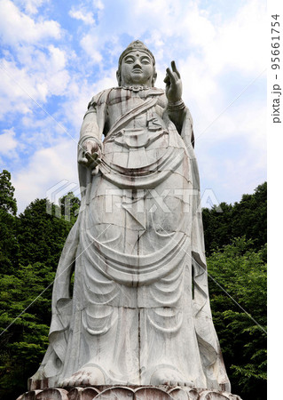 壷阪寺　奈良県 95661754