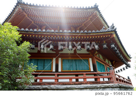 壷阪寺　奈良県 95661762