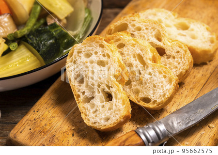 バケット バケット 95662575